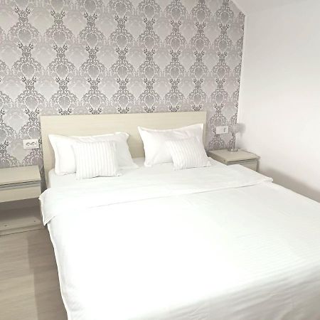 Casa Luisa Lägenhet Călimăneşti Exteriör bild