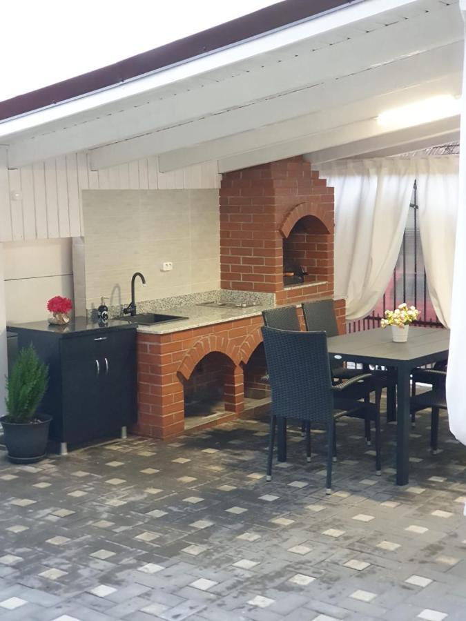 Casa Luisa Lägenhet Călimăneşti Exteriör bild